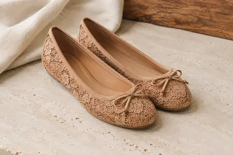 Paire de ballerines femme Greatonu à bout rond, nœud décoratif et dessus synthétique à finition dentelle